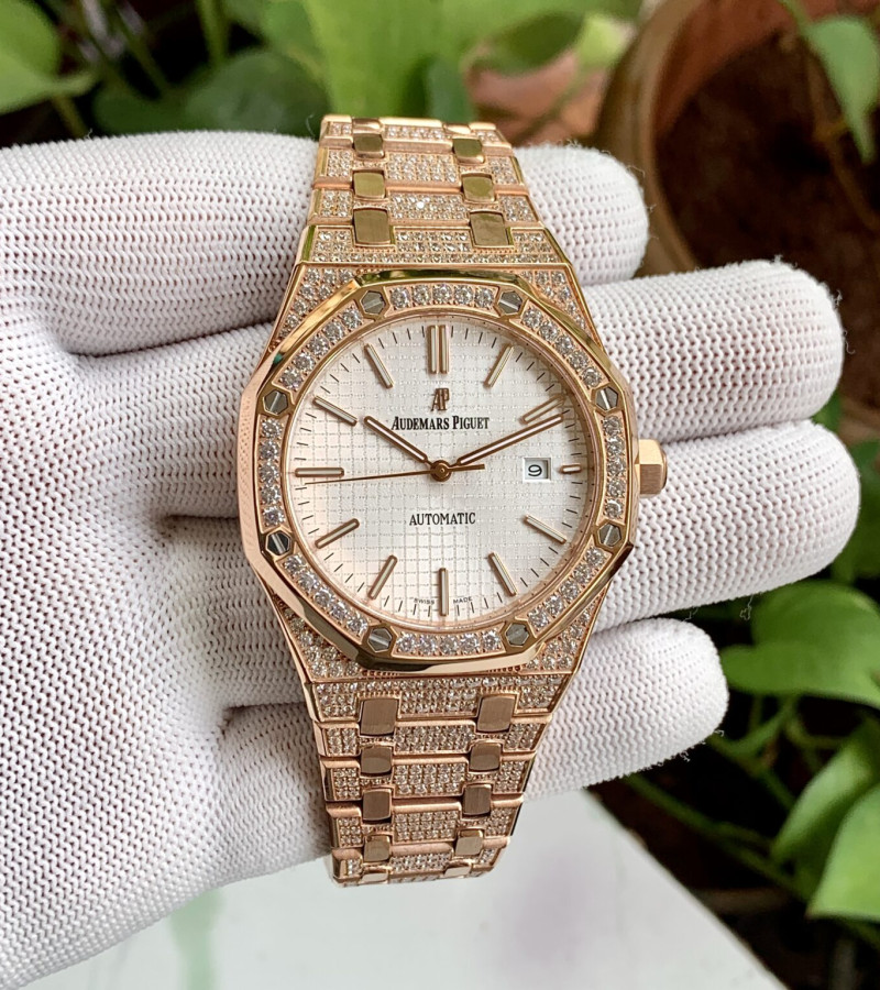 AUDEMARS PIGUET ROYAL OAK – DIAMOND ROSE GOLD FINISH