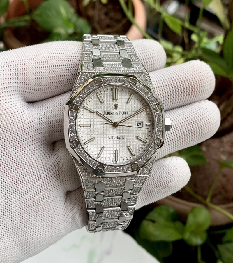 AUDEMARS PIGUET ROYAL OAK DIAMOND EDITION SILVER-WHITE
