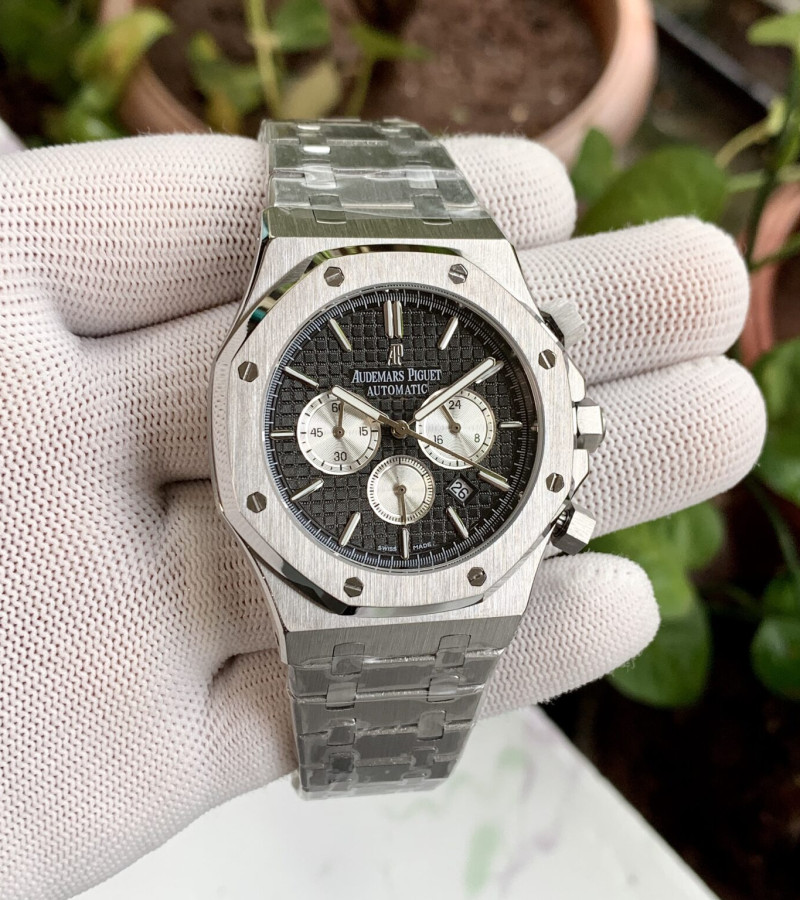 AUDEMARS PIGUET ROYAL OAK CHRONOGRAPH BLACK DIAL