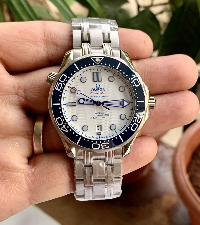 OMEGA DIVER 300M WHITE TOKYO EDITION SEMI SWISS