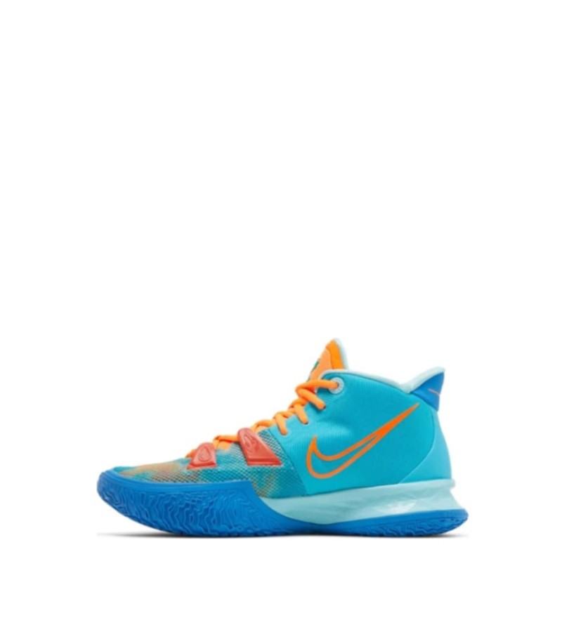 Sneaker Room Fire Water x Kyrie 7 'Mom'